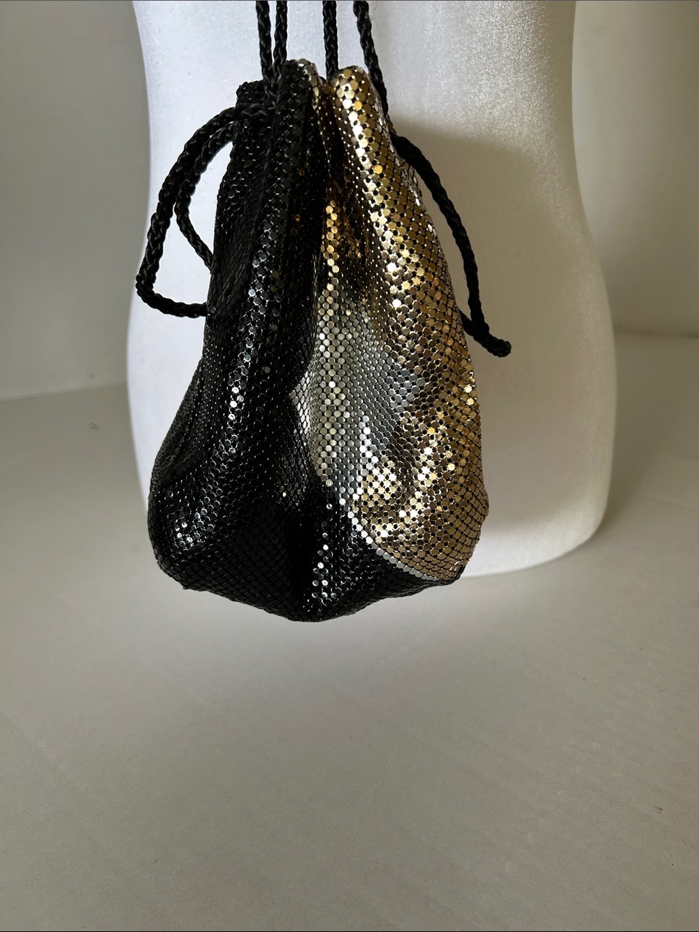 CREATIVE DESIGNS GOLD BLACK METAL MESH DRAWSTRING POUCH OR MINI BUCKET BAG - Picture 4 of 12
